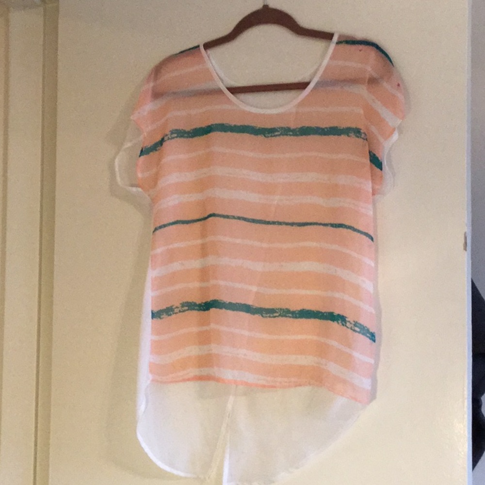 Very shear short sleeve top